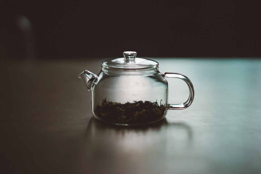 连续模与成型模具技术差异及生产效率对比研究