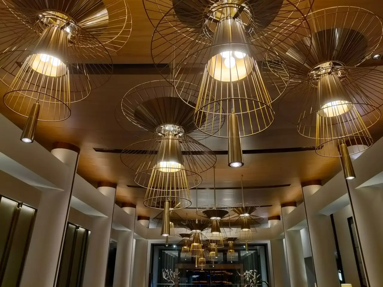 连续模与成型模具在高效批量生产中的协同优化方案